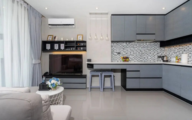 Chic Suite B704 at Citygate Kamala