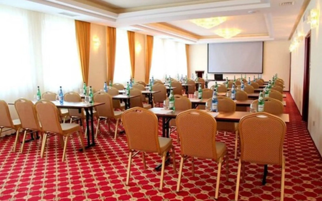 Hotel Holiday Park