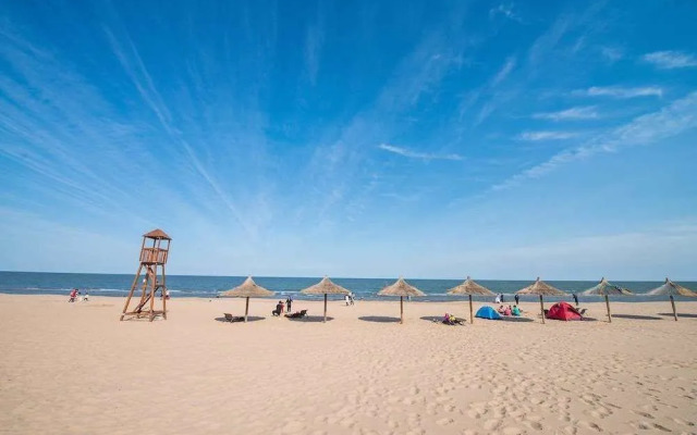 Qinhuangdao Arcadia Seaside Holiday Hotel