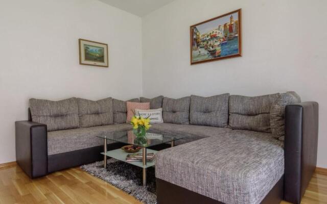 Apartment Vana - 400 m from beach