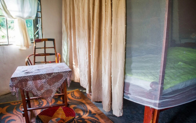 Kijuura Lodge
