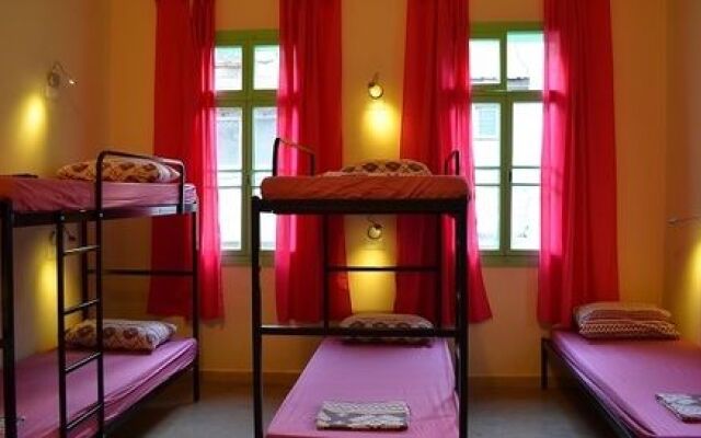 Simsim Guesthouse - Hostel