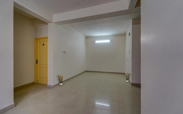 OYO Flagship 80521 Senthamizh Residency