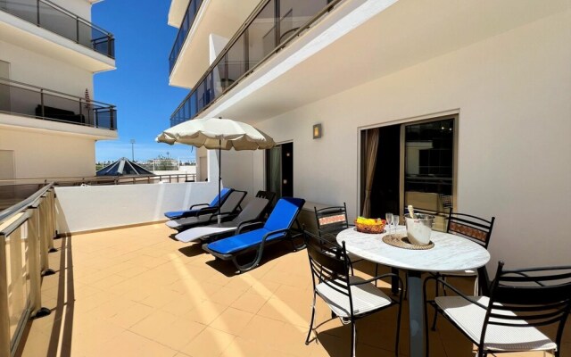 Albufeira Terrace With Pool by Homing