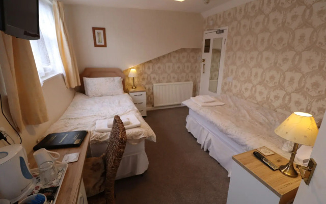 Raincliffe Hotel