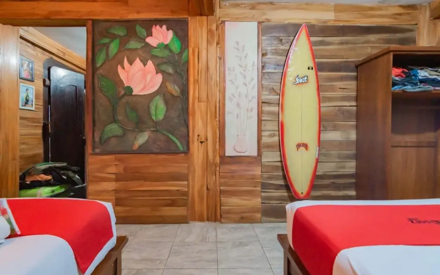 RedDoorz Near Pantai Karang Hawu Pelabuhan Ratu