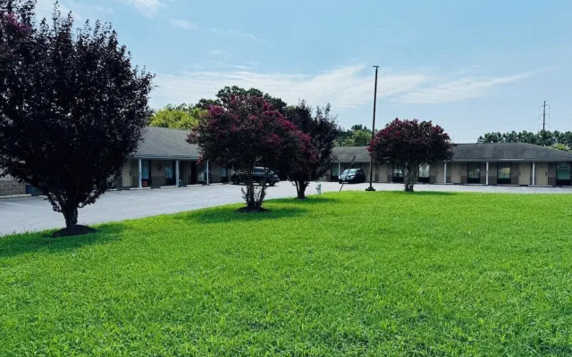 Executive Inn And Suites