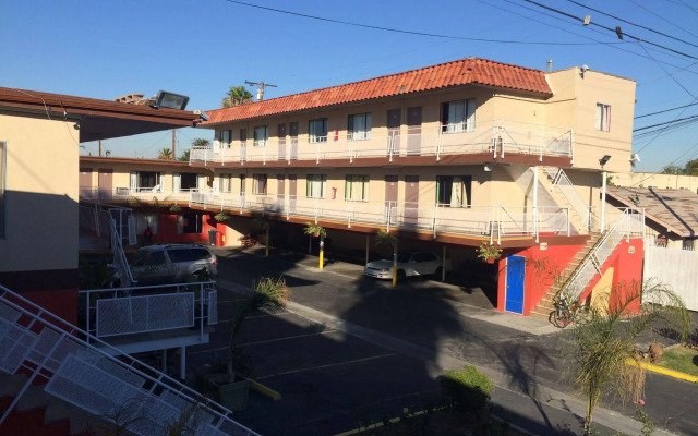 Long Beach Motel