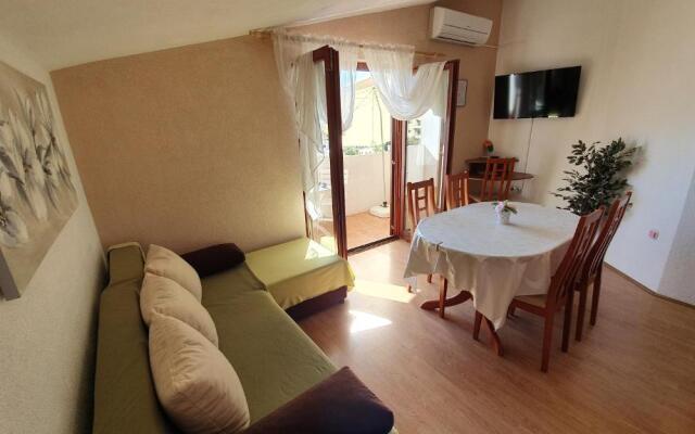Apartment Sime (ZAD505)