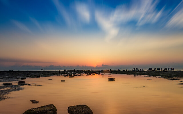 Vienna Hotel (Beihai Weizhou Island Lanqiao seaview shop)
