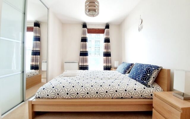 Airy 2 Bed 2 Bathroom With Balcony