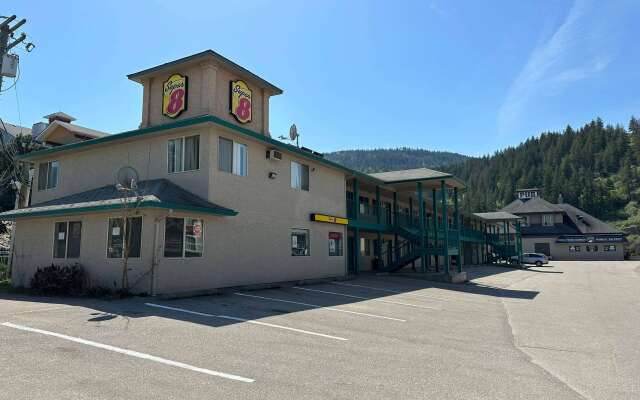 Super 8 by Wyndham Sicamous