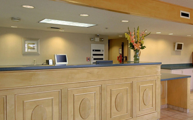 Red Roof Inn PLUS+ Chicago - Hoffman Estates