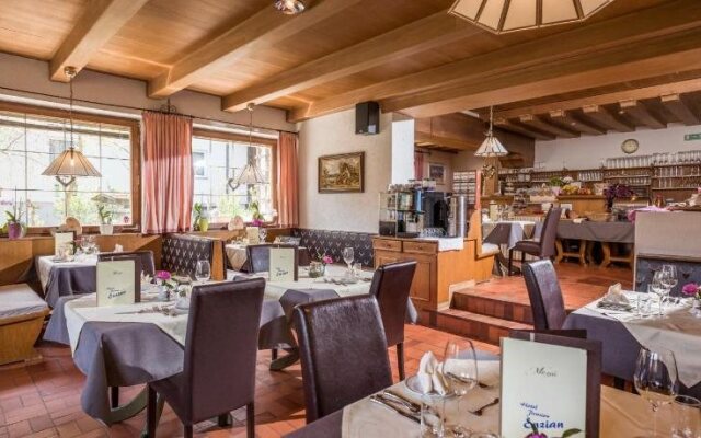 Hotel-Pension Enzian