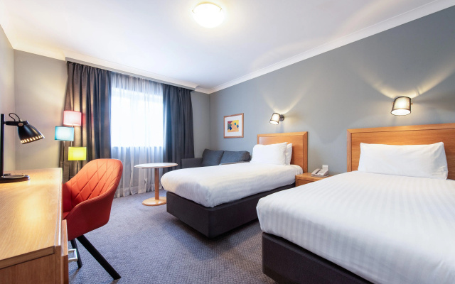 Holiday Inn Edinburgh by IHG