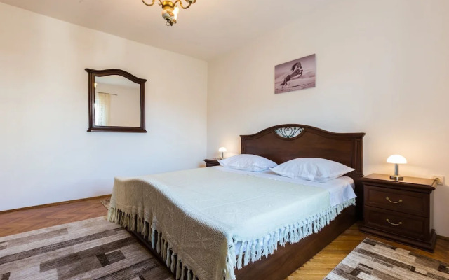 Lovely Leisure Apartments With Pool