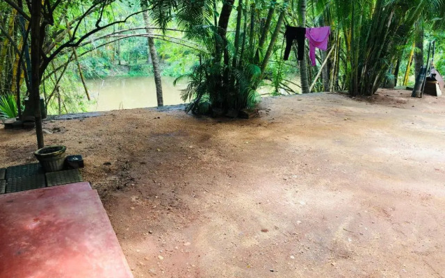 River Garden Hotel