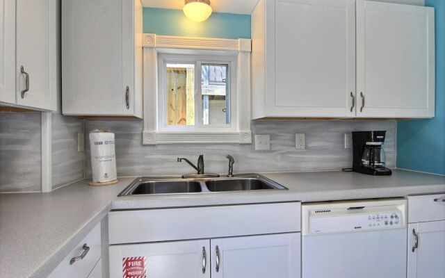 4 Palms 628 by RedAwning