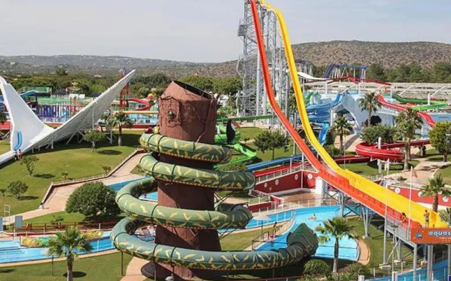 Ria Center Apartment - Left