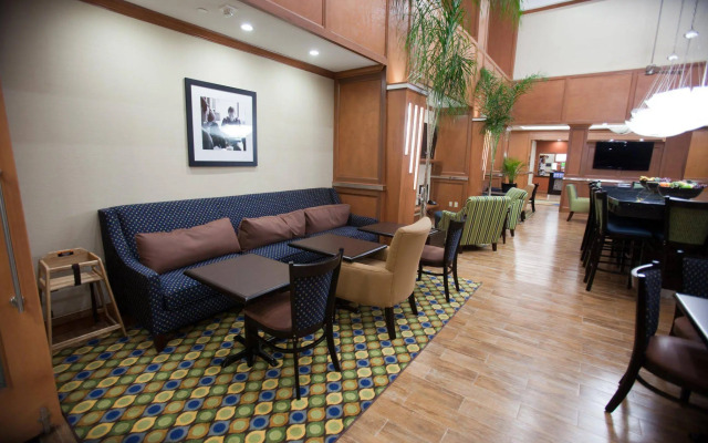 Hampton Inn & Suites Dallas I-30 Cockrell Hill