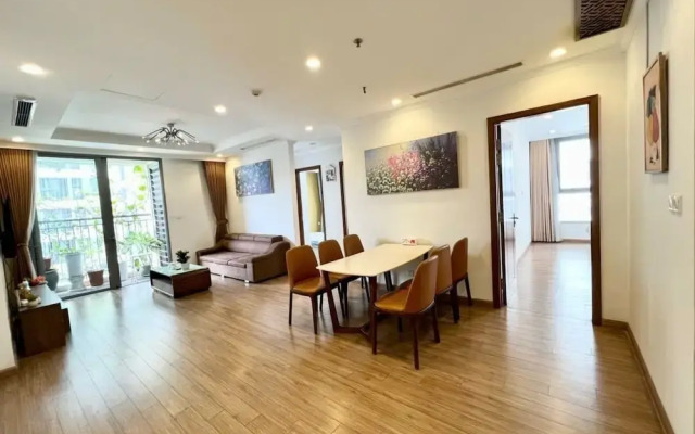 Bom Homestay Vinhomes Times City