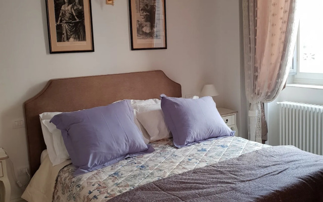 Al Centro Luxury Home