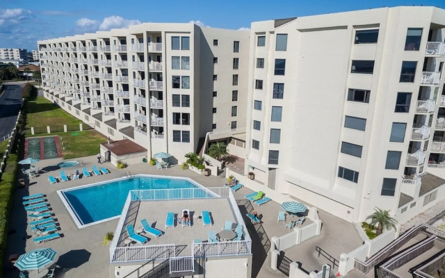 Inlet Reef 312 2 Bedroom Condo by RedAwning