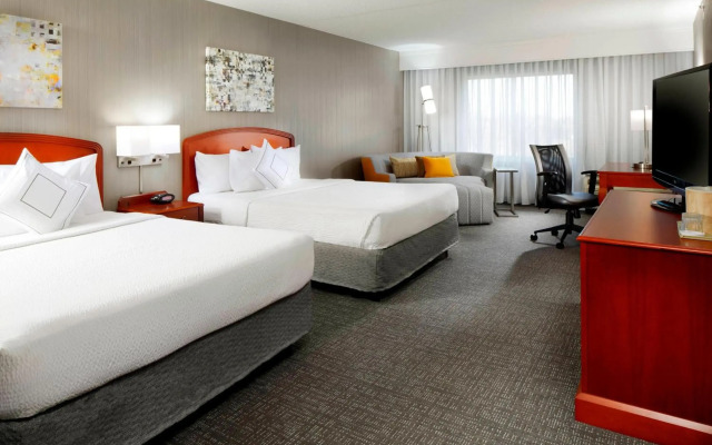 Courtyard by Marriott Edison Woodbridge