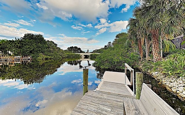 Tropical Gem on Water - 3 Br Home