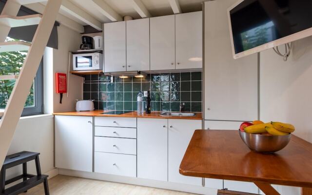 Mezzanine Stylish Apartment P by Vacationy