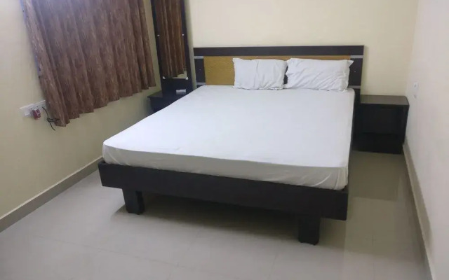 OYO 10792 Vishwa Heights