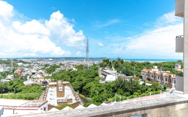 Vellabista Okinawa Country Heights B