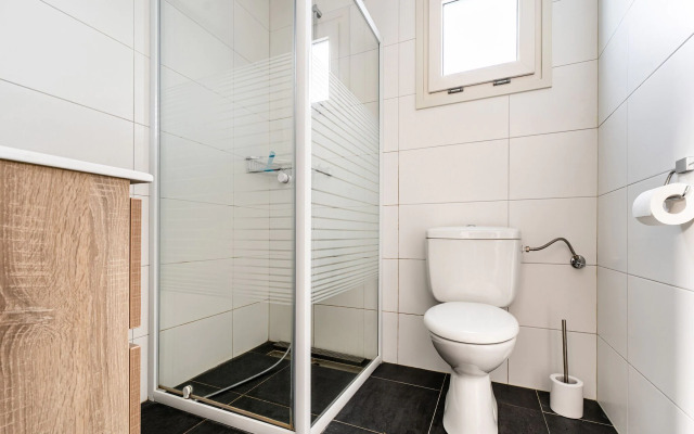 Luxury Holiday Home in Bantega With Harbour and Sloop