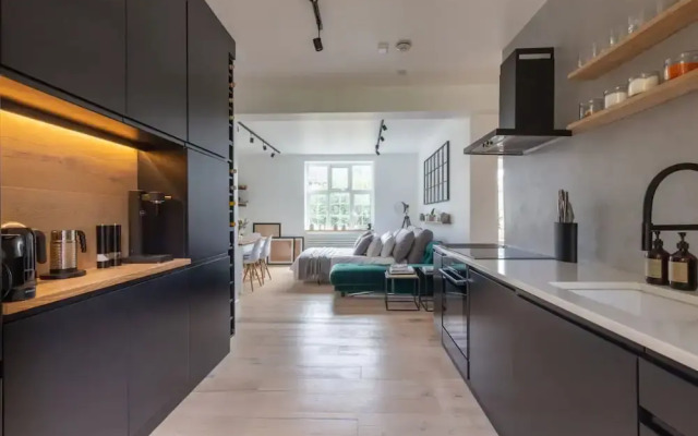 Ultra-modern 1 Bedroom in Angel With Balcony