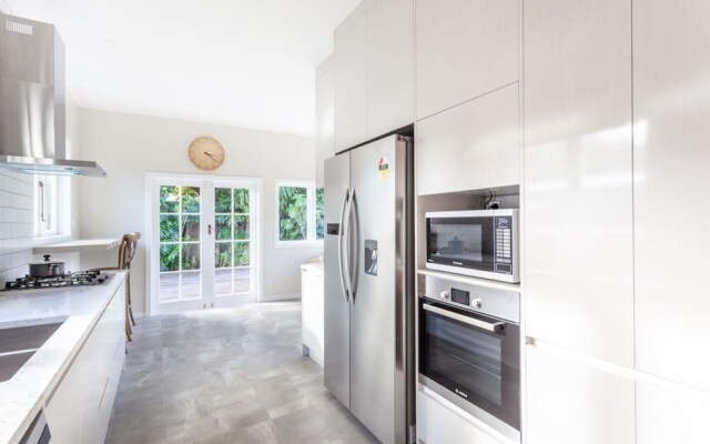 Sunny & Spacious Character Villa