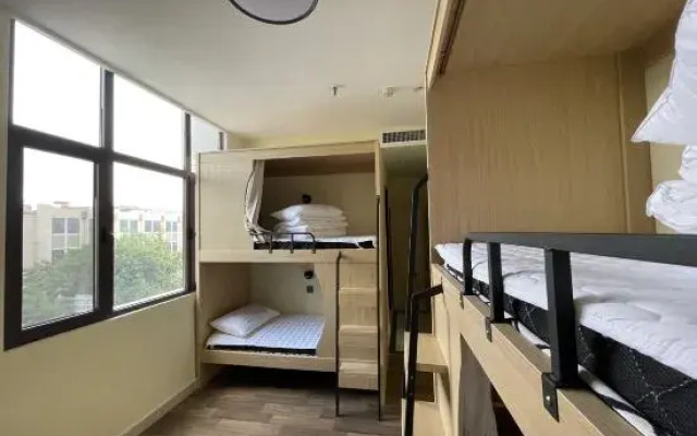 Taiyuan Qiluo Youth Hostel (Wuyi Square)