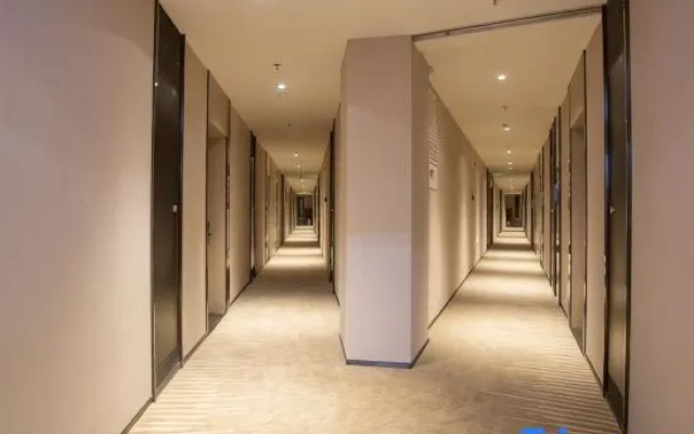 Grace Select Hotel (Xiamen Maluanwan)