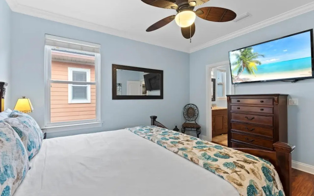 Champagne And Roses Fr 218 Tahitian Way