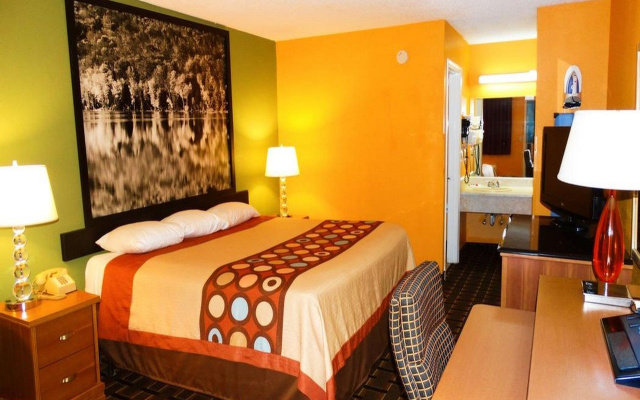 Super 8 by Wyndham Darien