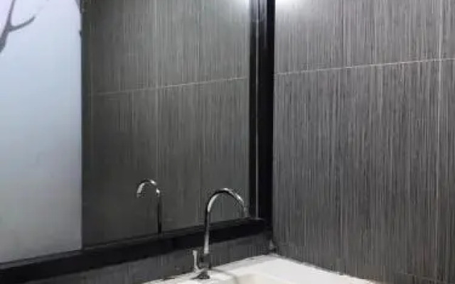 Rod Fai Fah Apartment