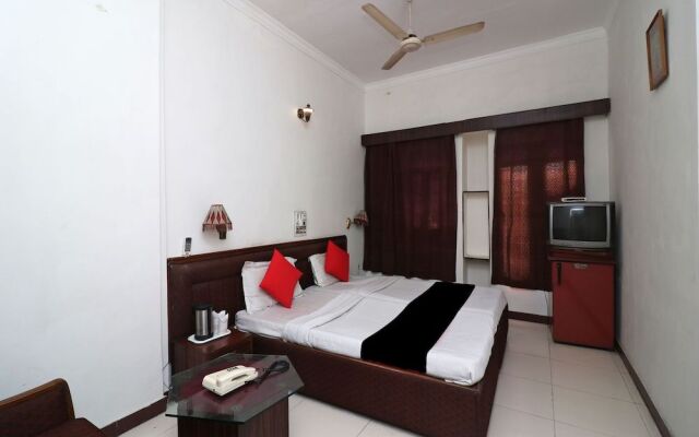 Capital O 1382 Mohan Hotel