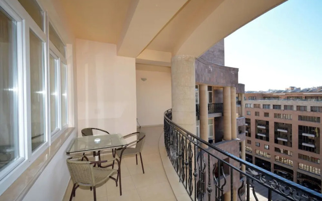 North Ave. Apartments by Luxe Group HH55