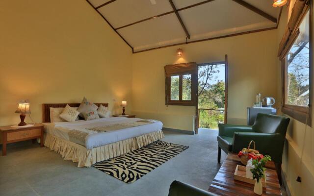 Bison Retreat - Pench