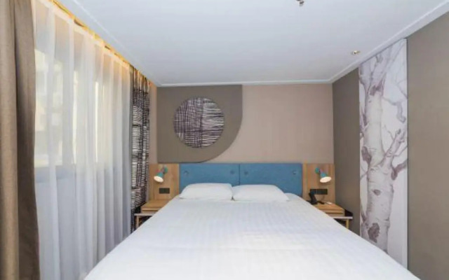 Home Inn Neo (Fuzhou Wuyi Square, Nanmendou Metro Station)