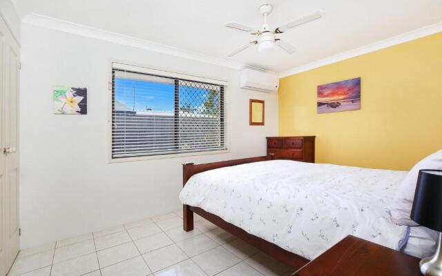 Michael Street 39, Golden Beach