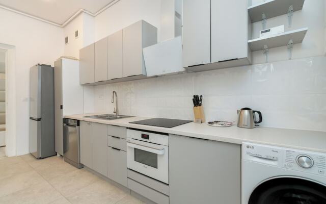 Large Family Poznan Apartment by Renters
