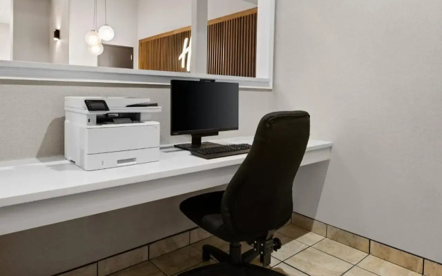 Holiday Inn Hotel & Suites Albuquerque Airport