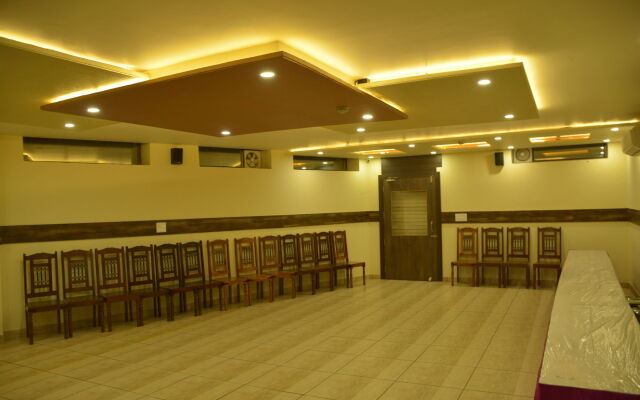 FabHotel Padmavati Palace Mansarovar