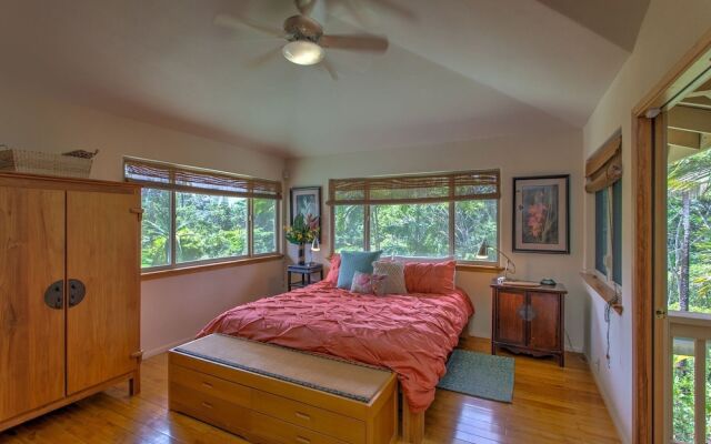 Maluhia Hale 3 Bedroom Home by RedAwning