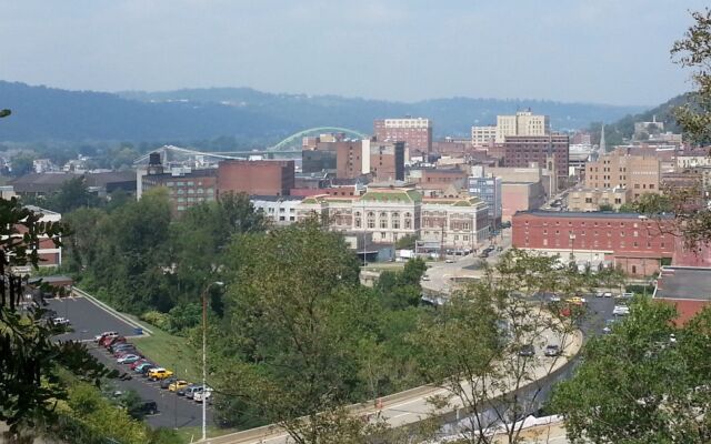 Quality Inn & Suites Charleston - Civic Center